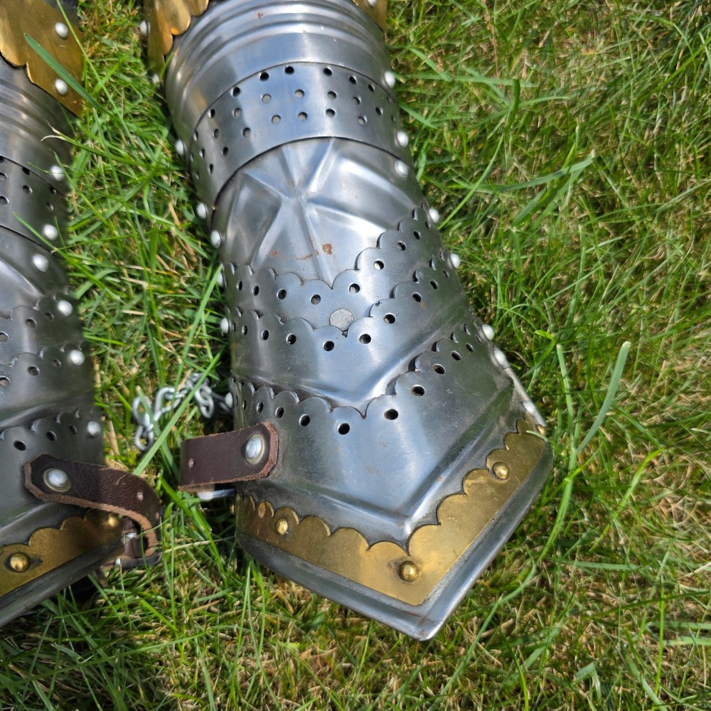Medieval Articulated Steel Gauntlets Brass Accents Knight Armor LARP SCA Pair - Picture 4 of 11